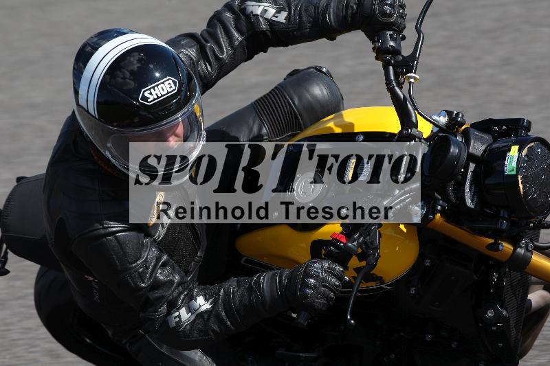 /Archiv-2022/64 19.09.2022.09 Plüss Moto Sport Yamaha Fun Day ADR/Einsteiger/33